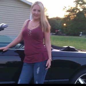 Meet your Posher, Crystal